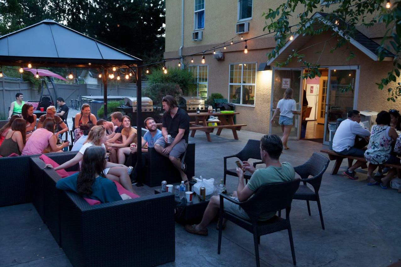 Hi Kelowna Hostel Exteriör bild